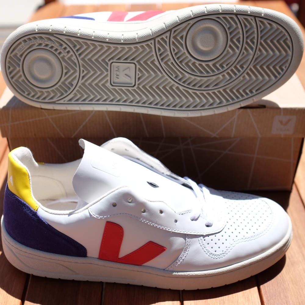 VEJA V 10 Sneakers NIB men's size 10